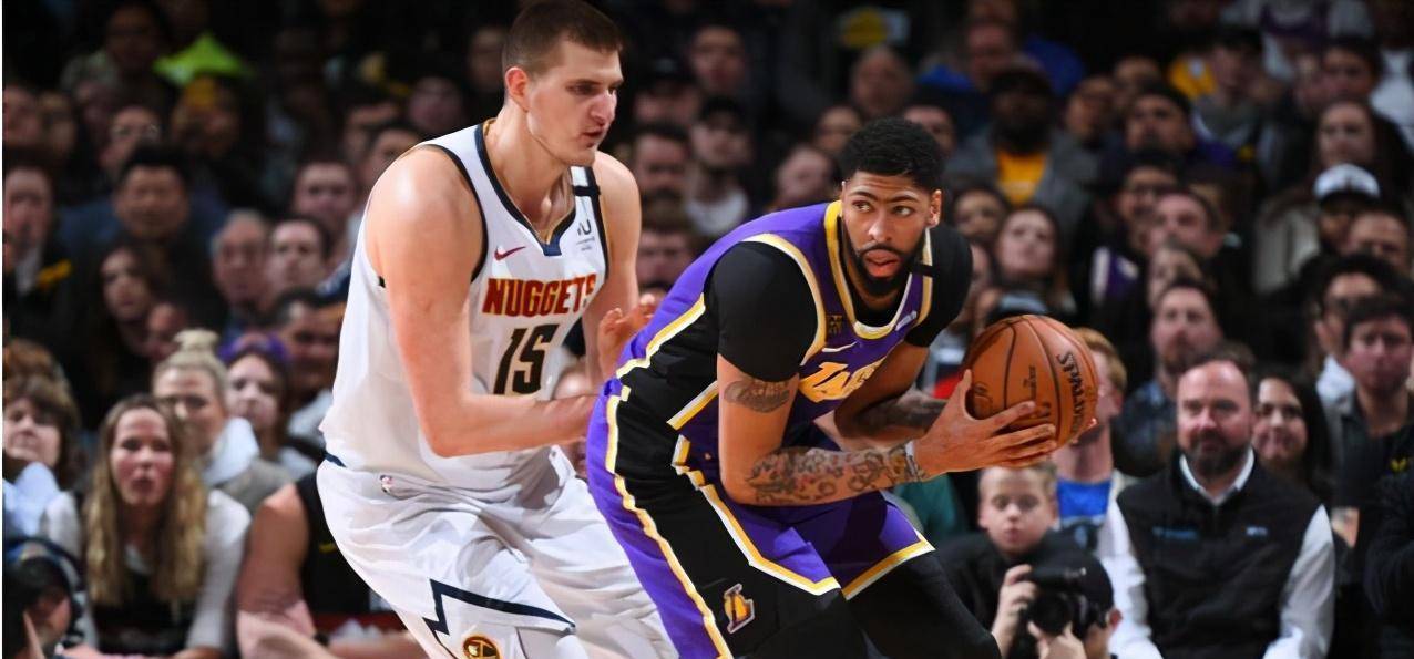  热刺双杀切尔西孔蒂变阵收获奇效  