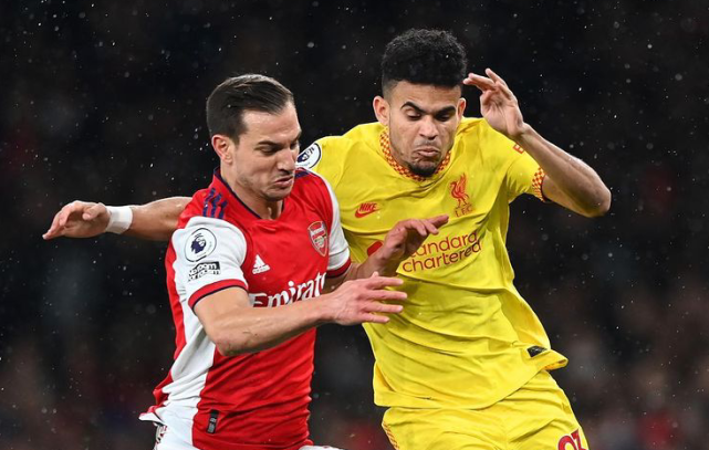  阿森纳锋线集体哑火，主场憾负阿斯顿维拉  